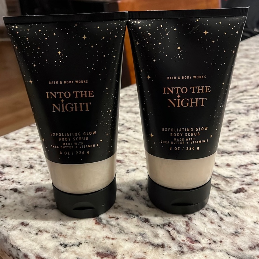 Bundle of two bath and Bodyworks NWT into the night exfoliating glow body scrub